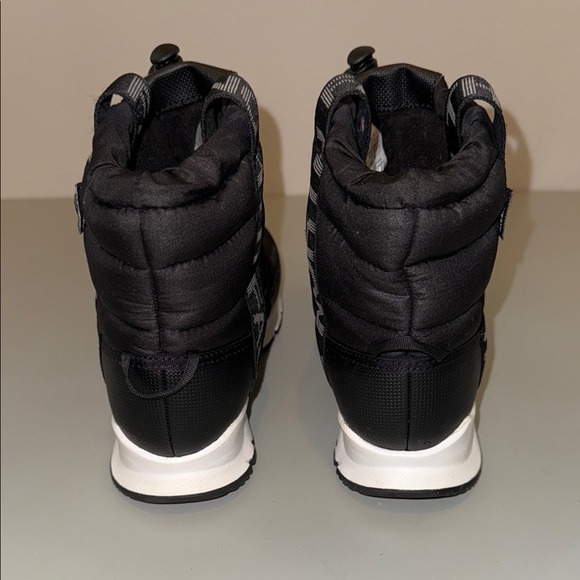 Like New, Kids Thermoball Pull-on Waterproof Black Quilted Padded Comfort Boots - Picture 5 of 11